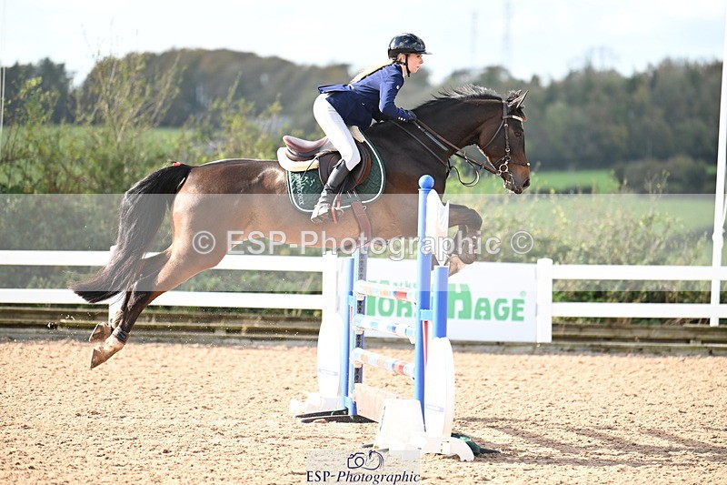 241023A-142740-01047 - Cls 4 Newcomers and 1.10m Open