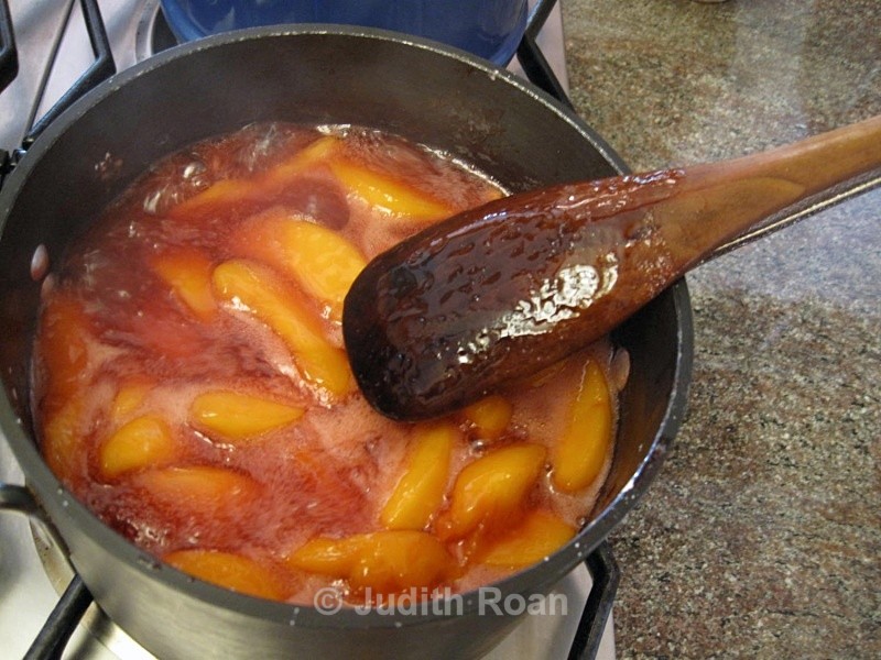 Peach Pie filling cooking