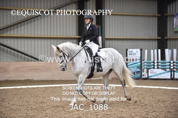 JAC_1088 - CLASS 4 NOVICE 1