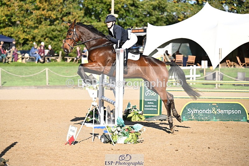 251024A-110518-06682 - B-158-Hannah.Hobhouse