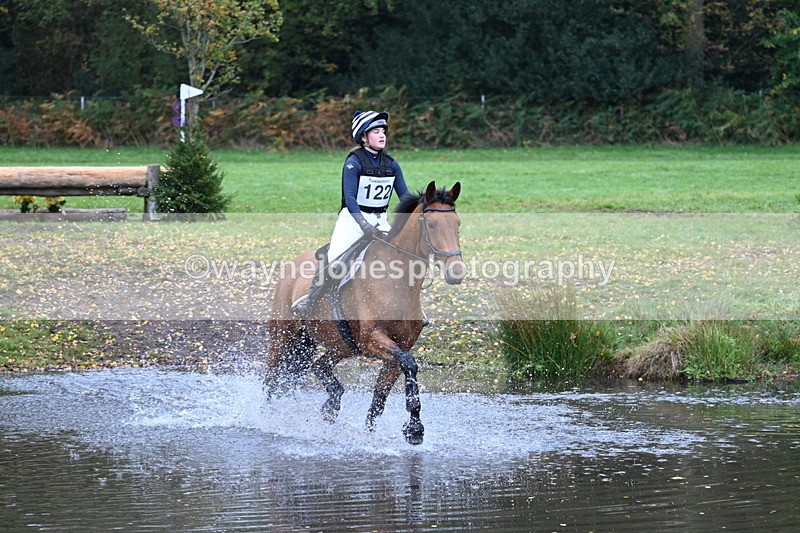 WJ7_3079 - Time 10:47 to 11:11 at the water