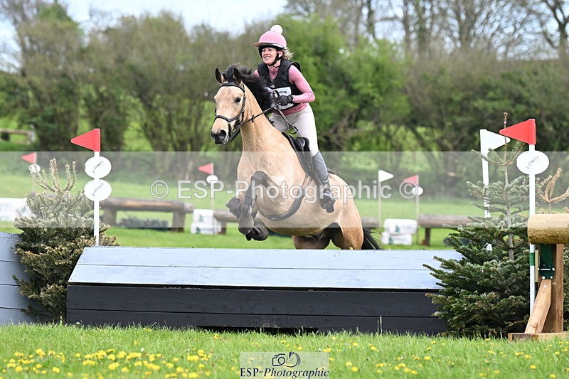 250419-153151-13261 - 619-Fiona.Lewis-BALLYANNY.BUTTONS