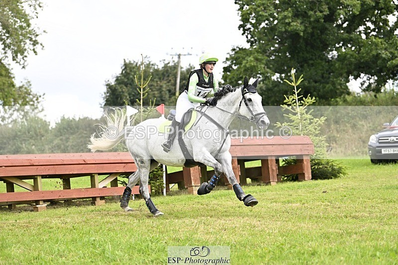 240831A-122349-01884 - 014-Caitlyn.Faull-PENNINEVIEW.SUMMER