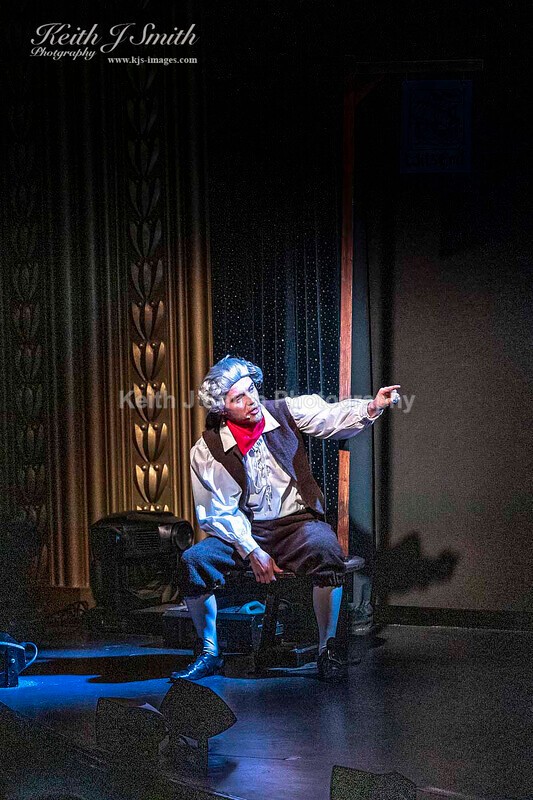 7KJS0934 - Ambition show team