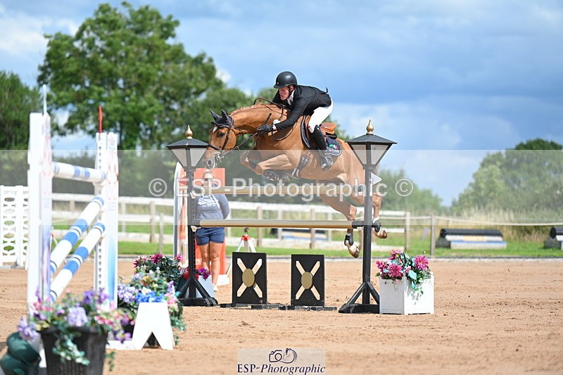 230721A-155809-07526 - Cls 10, 2 Star Big 1.45m Start to break