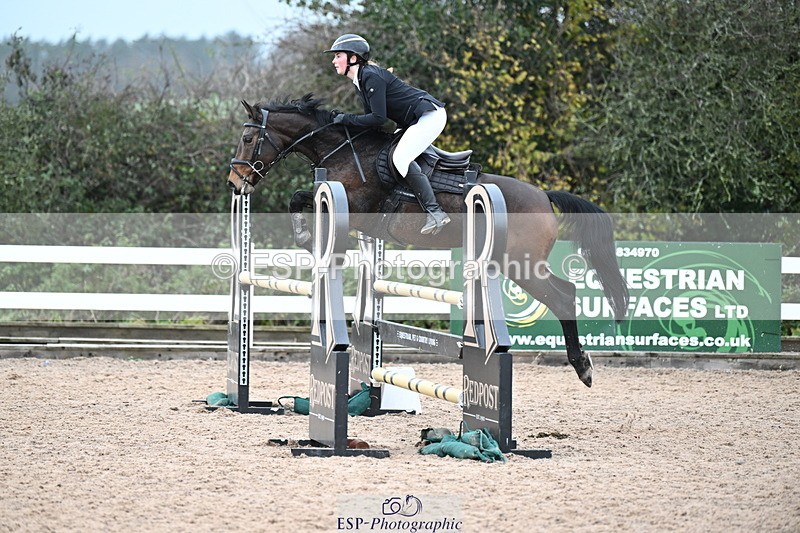 231118A-141746-03360 - Cls 9 Foxhunter & 1.10m Open