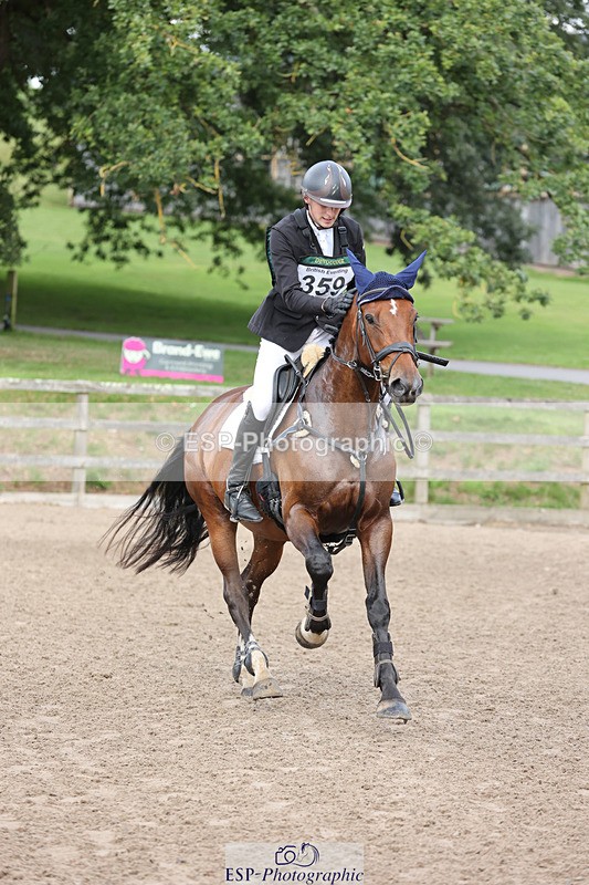 240804-100938-10923 - 359-Max_Forster-HOLD_ON_MY_HEART