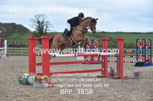 BPP_3858 - CLASS 4 Senior Newcomers/ 1.10m Open