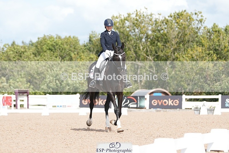 250906-115536-02061 - 034-Jasmine.SmithNigrasine.Rain