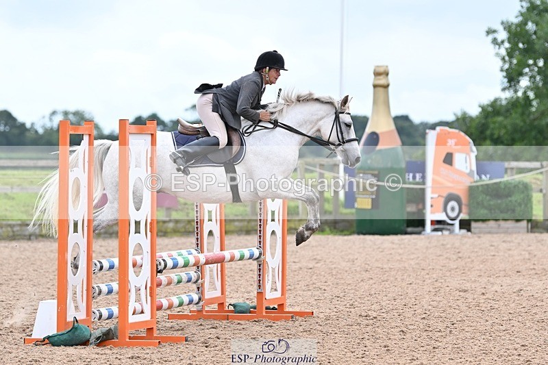 240813-163328-00242 - Classes 3A&B & 4 70cm