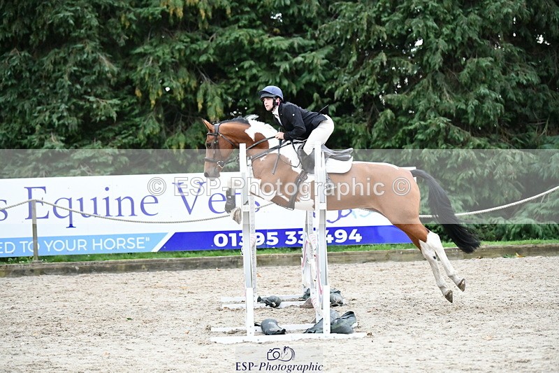 251004A-174120-02558 - Classes 12 & 13 90cm