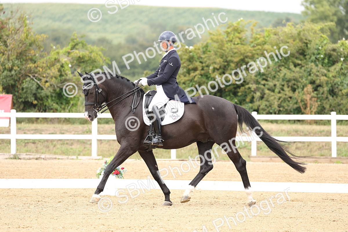 SBM_007607 - Class 9 - FEI INT I - 14.57-15.45