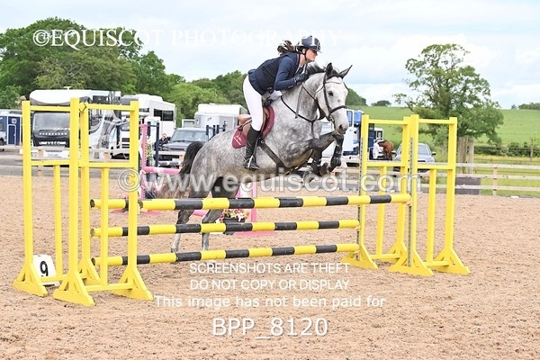BPP_8120 - CLASS 11 SUN Senior BritiNovice/ 90cm Open