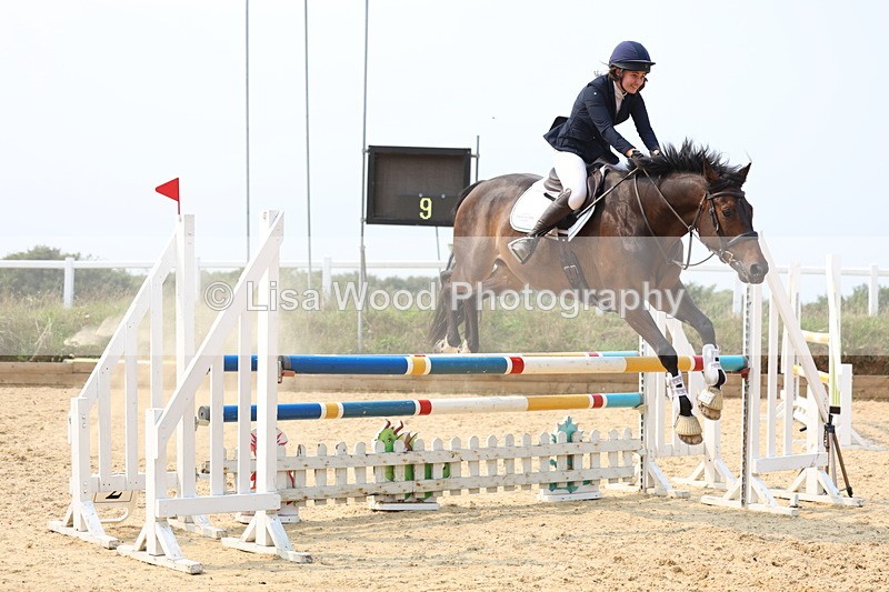 3E7A2457 - Class 8: Senior Newcomers/1.10m open