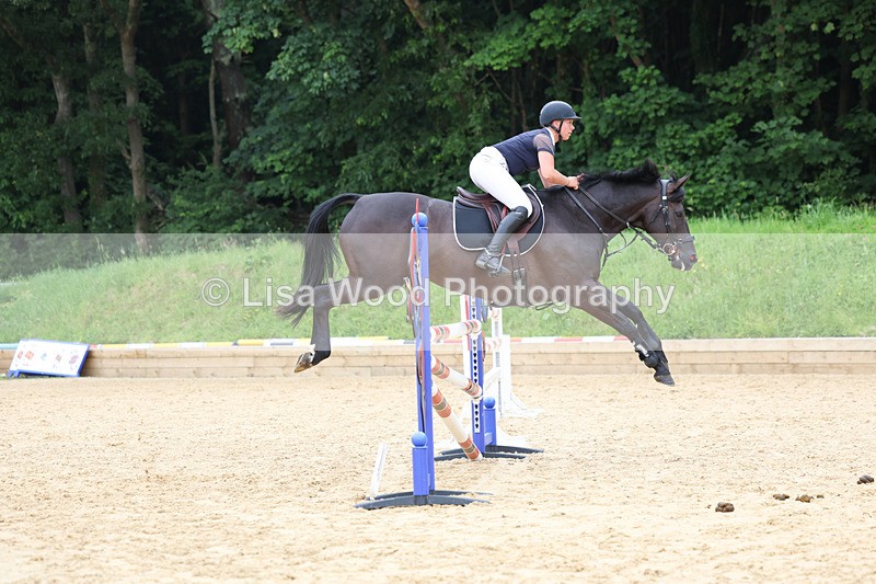 3E7A6428 - Class 8: Senior Newcomers/1.10m open