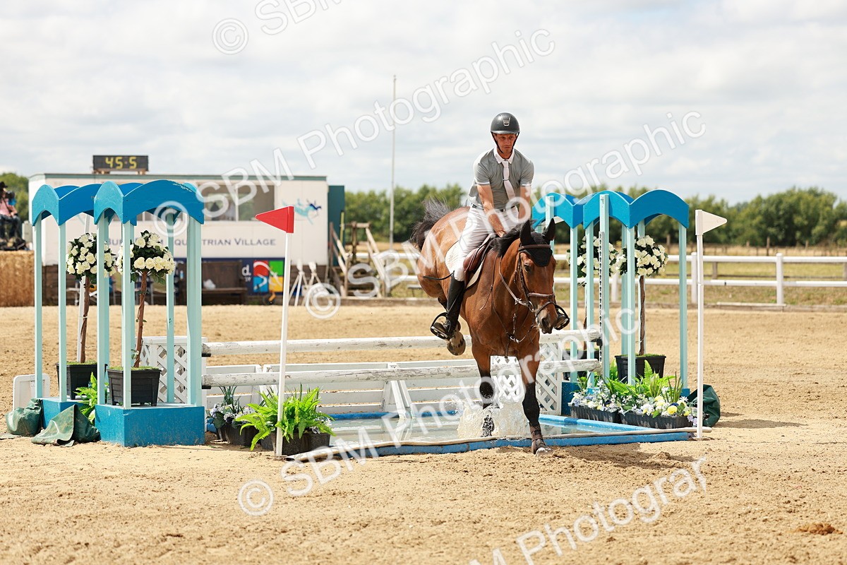 SBM_018470 - Class 21 - Senior Newcomers Championship 2d Rd