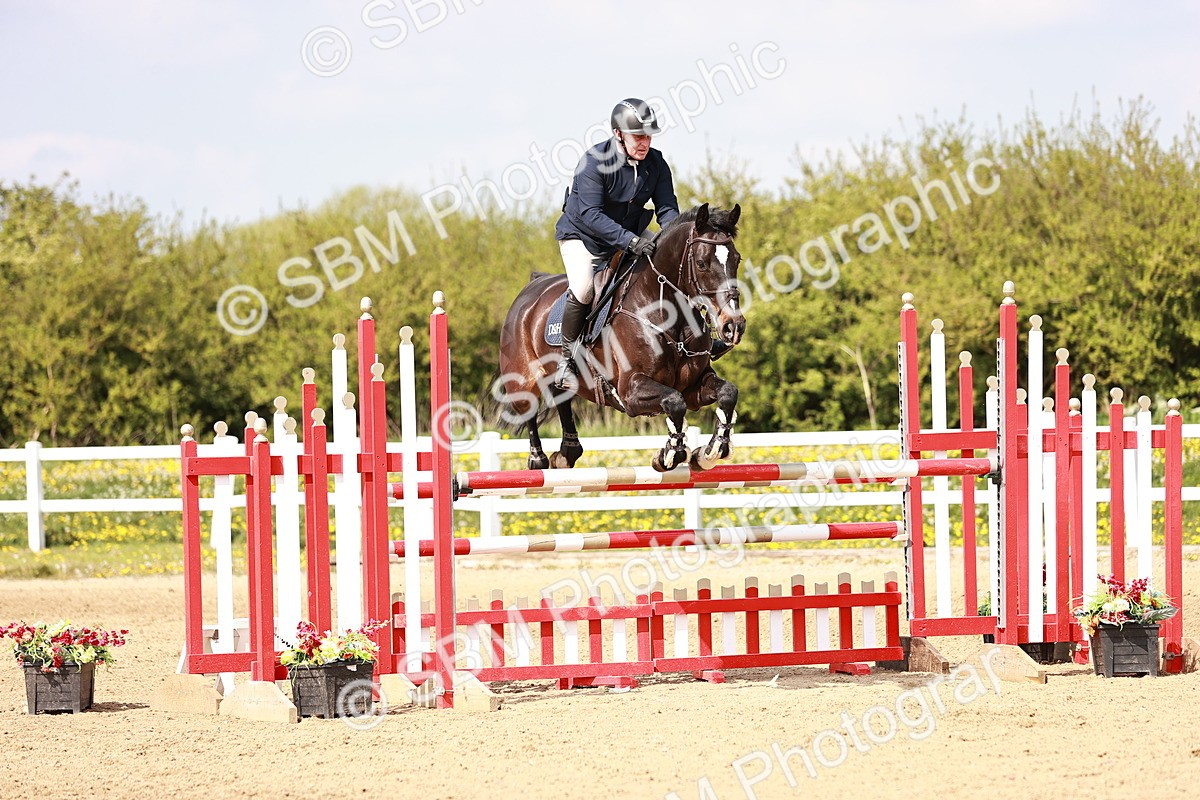  - Class 26 - Senior Foxhunter - 1.20m