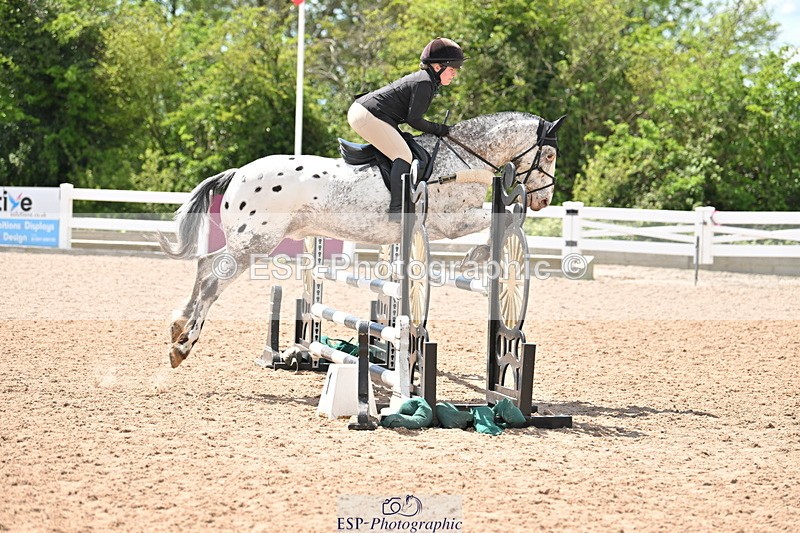 240504A-140804-02139 - Cls 20 & 21 Club & Schools 1m