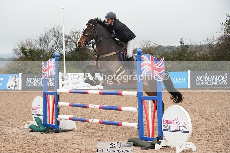 251107-125106-00800 - Cls 5 Newcomers and 1.10m Open