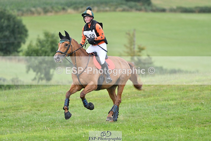 240804-163900-17460 - 620-Alana_Shapland-FOREVER_AUTUMN_DS