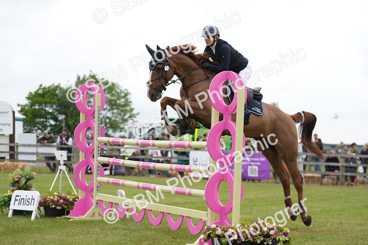 SBM_05283 - Class 201 - British Horse Feeds Speedi Beet Horse of the Year Show Grade  C