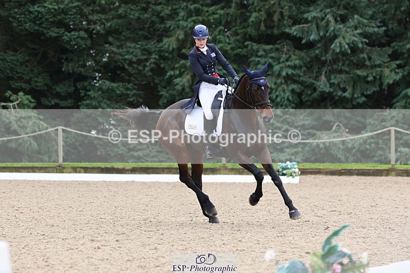 241024-115933-01957 - 055-Ellie.Fredericks-UPPER.CLASS.BRIT