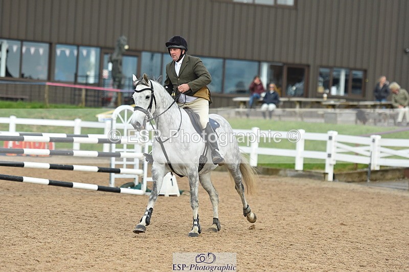 231111A-123032-01868 - Cls 12 Newcomers & 1.10m Open