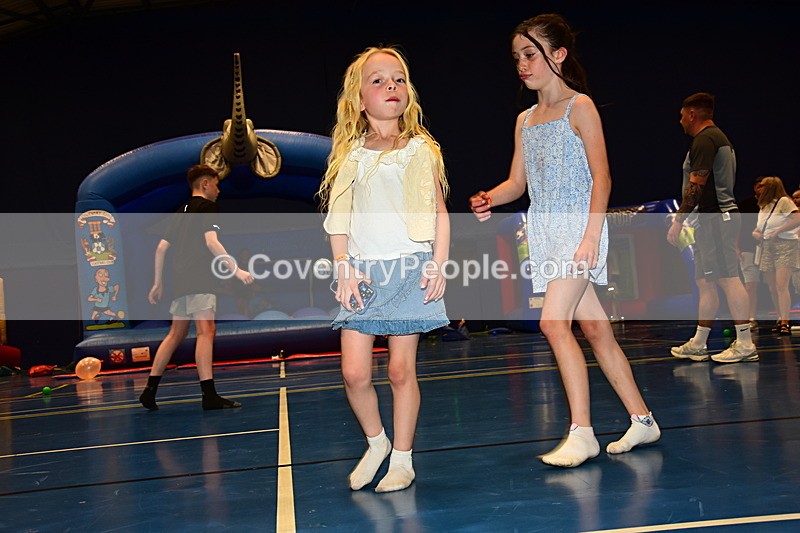 CON-146 - Joey and Ella