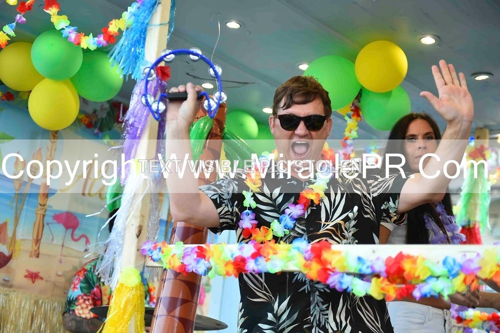 SH4_3438 - Carnival Procession.