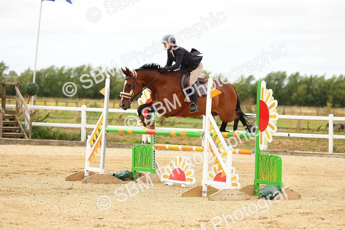 SBM_010147 - Class 3 - Senior Newcomers - 1.10m Open