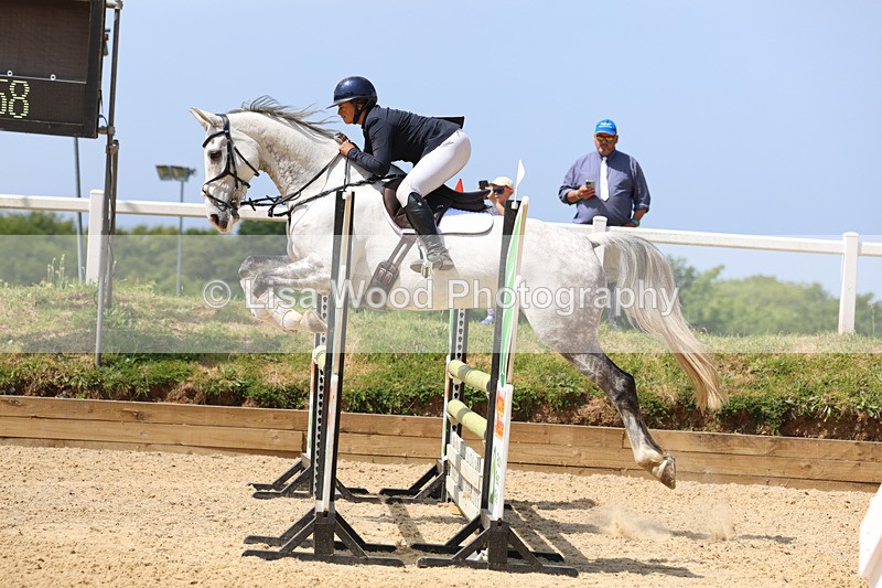 3E7A0215 - Class 9: Senior BN/90cm open