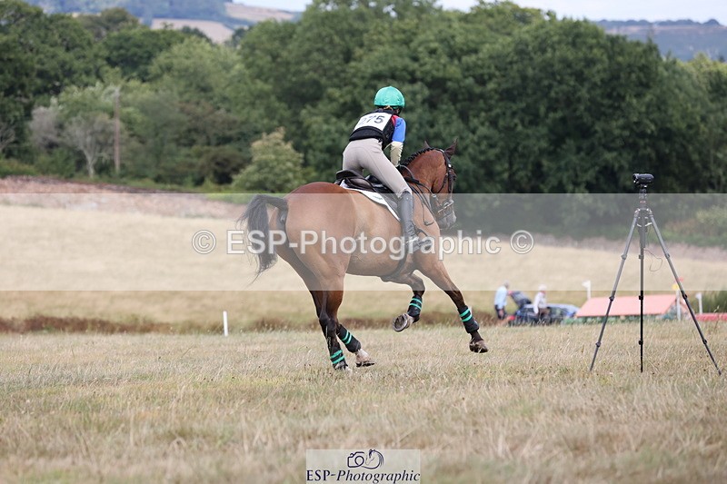 250802A-154243-06829 - F-275-Maisie.Randle-NINE'S.ENOUGH