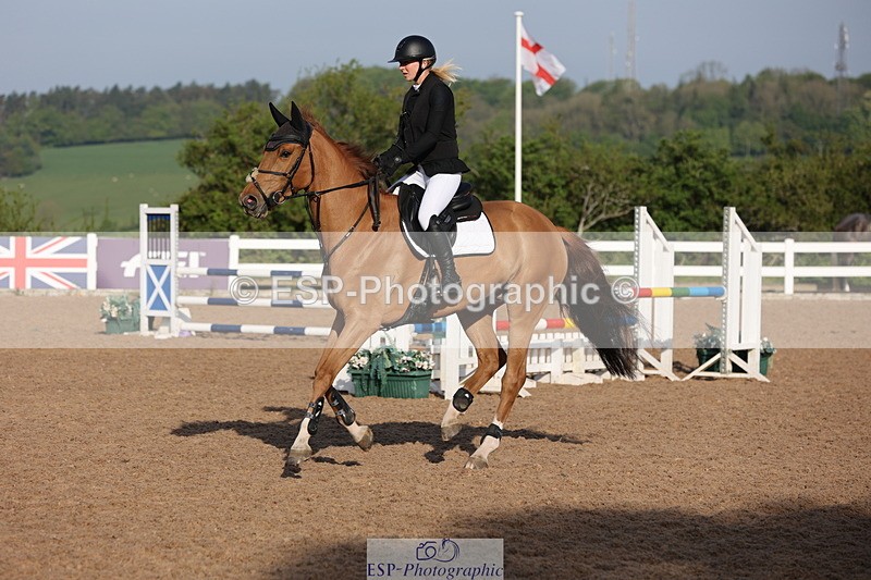 240510A-081022-04104 - Cls 13 British Novice and 90cm Open