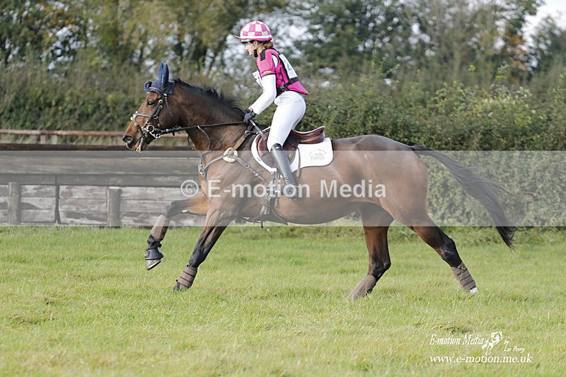  WWHT 171021 3924 - Open (1.00m)  17/10/21