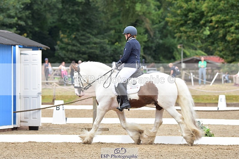 250719A-103518-03727 - 092-Rachael.Smaldon-Nadderbrook.Biscuit