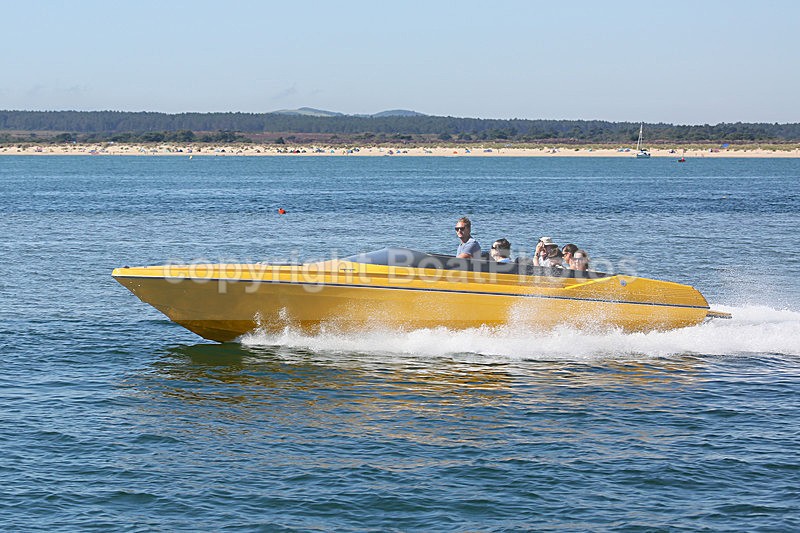 160830 UNNAMED YELLOW BOAT Y92A7778 - Speedboats