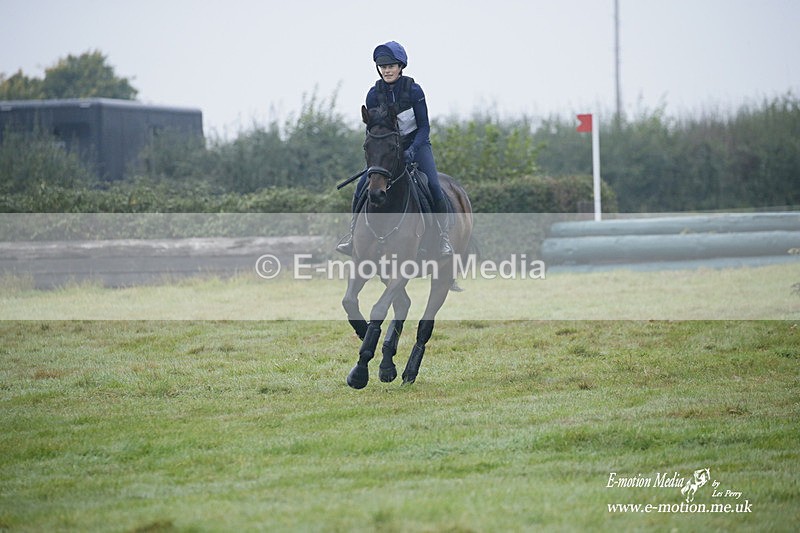 WWHT 171021 0006 - Novice Restricted (0.80m)  17/10/21