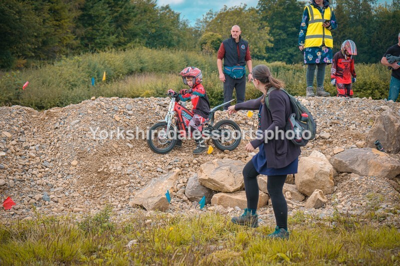 DSCF0144 - Ripon MC Trial 27/09- kids
