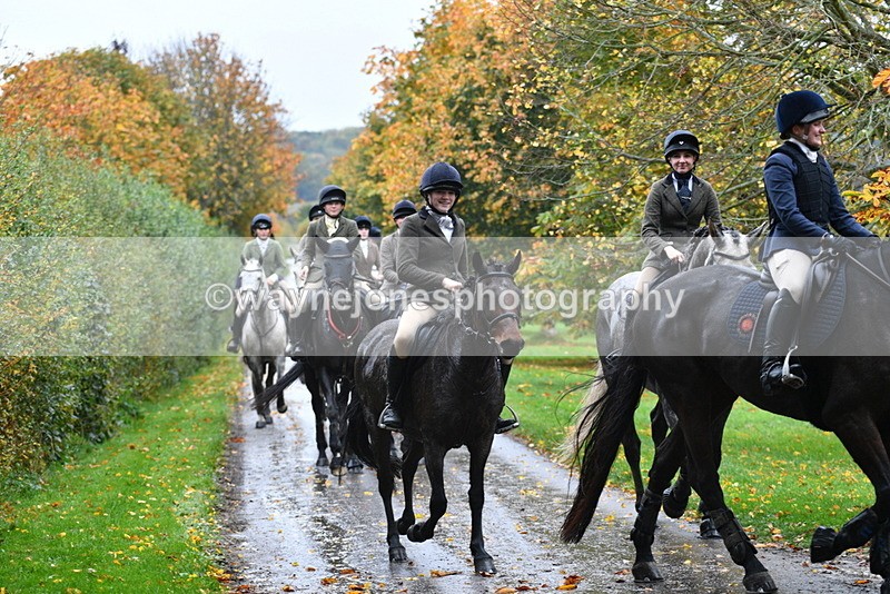 WJ5_6344 - B&B walk back for Hunt Tea !
