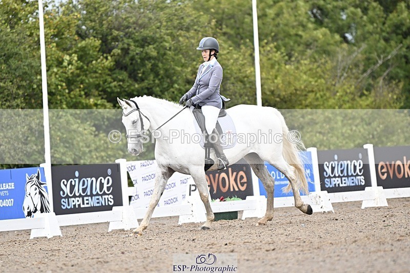 250907-105033-06369 - 070-Charlotte.DoreyDeards.Silver.Bounce