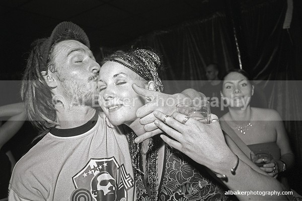 25 - Friends-&-Family @ the-roadhouse 02.10.04