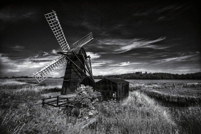 Herringfleet Mill - Black & White/Monochrome