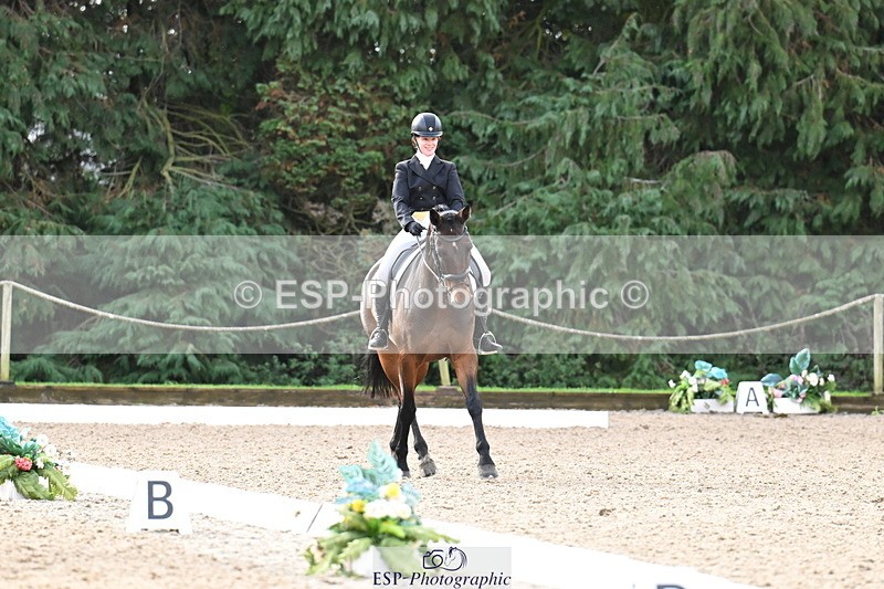 251023A-105111-01558 - B-132-Hannah.R.Jones