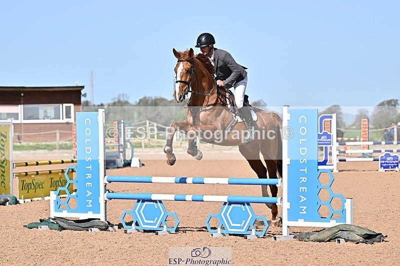 260408-104722-00237 - Cls 2 British Novice and 90cm