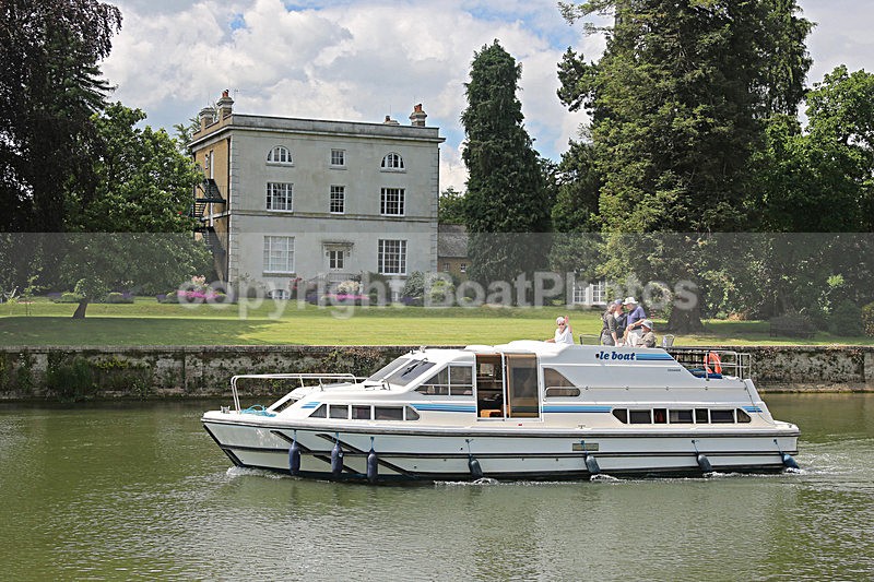 140629 LE BOAT CRUSADER 15 WT7A8768 - River Launches