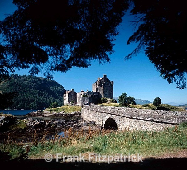 Eilean Donan castle, Wester Ross, Highland. - Scotlands Castles