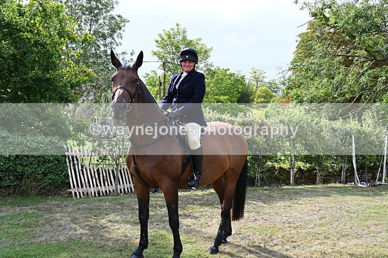 WJ6_3215 - Berks & Bucks - The Old farmhouse - Hound Exercise 20-08-25