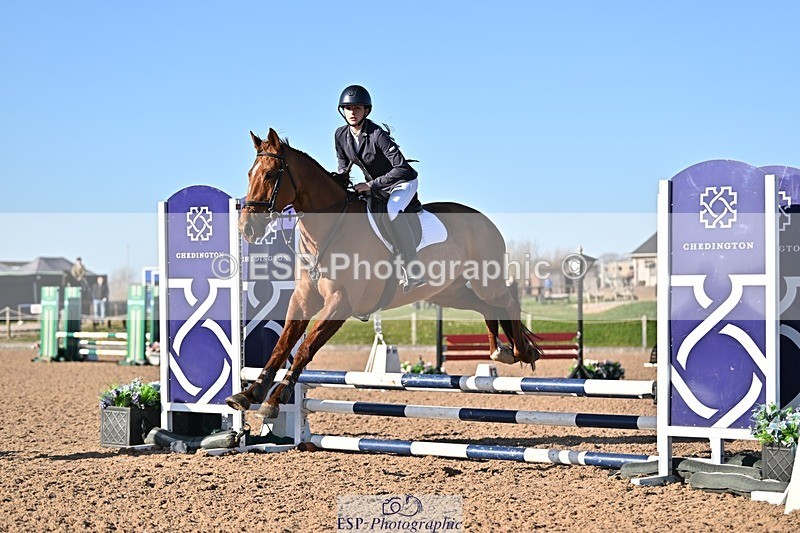 250401-171519-00325 - 70cm classes