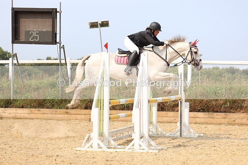 3E7A1552 - Class 4: Senior British Novice/90cm open