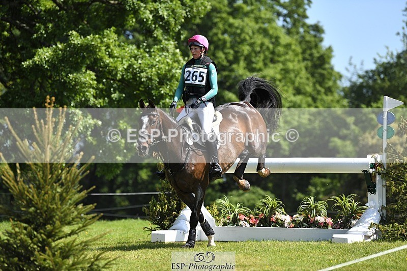 230527-110200-09267 - 265-ISAAC_NEWTON-Jess_Rimmer-XC